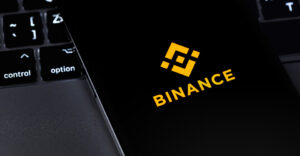 バイナンスがロシアの約140万円以上保有のアカウントに利用制限を発表
