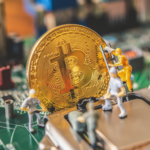 マイナーのビットコイン保有量が大幅に減少、価格下落と弱気市場の兆し?
